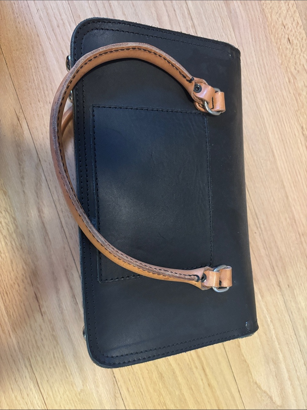 Saddleback, leather water, bag, black with brown handles and silver hardware - Picture 3 of 9
